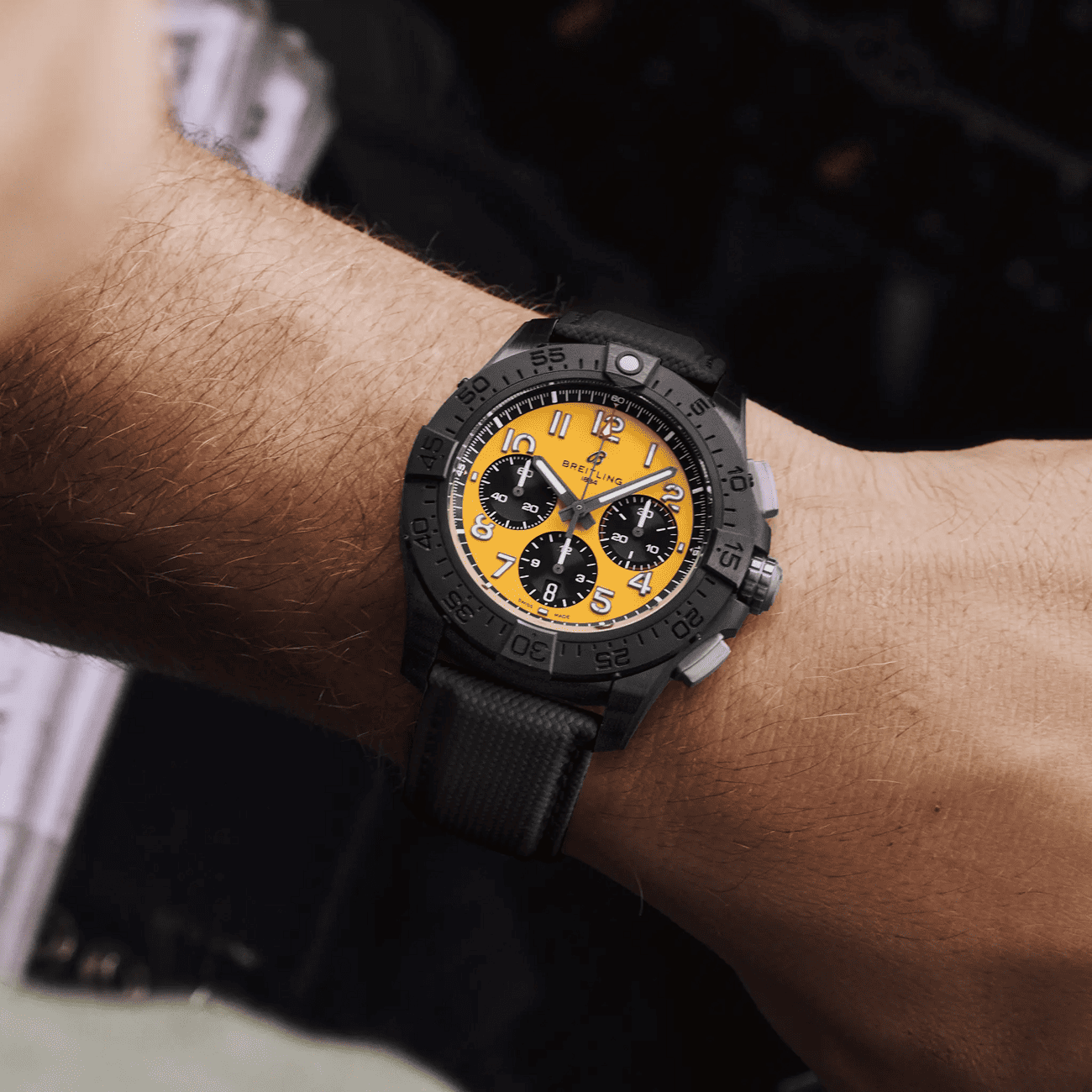 Avenger B01 Chronograph 44 Night Mission Automatik Uhr