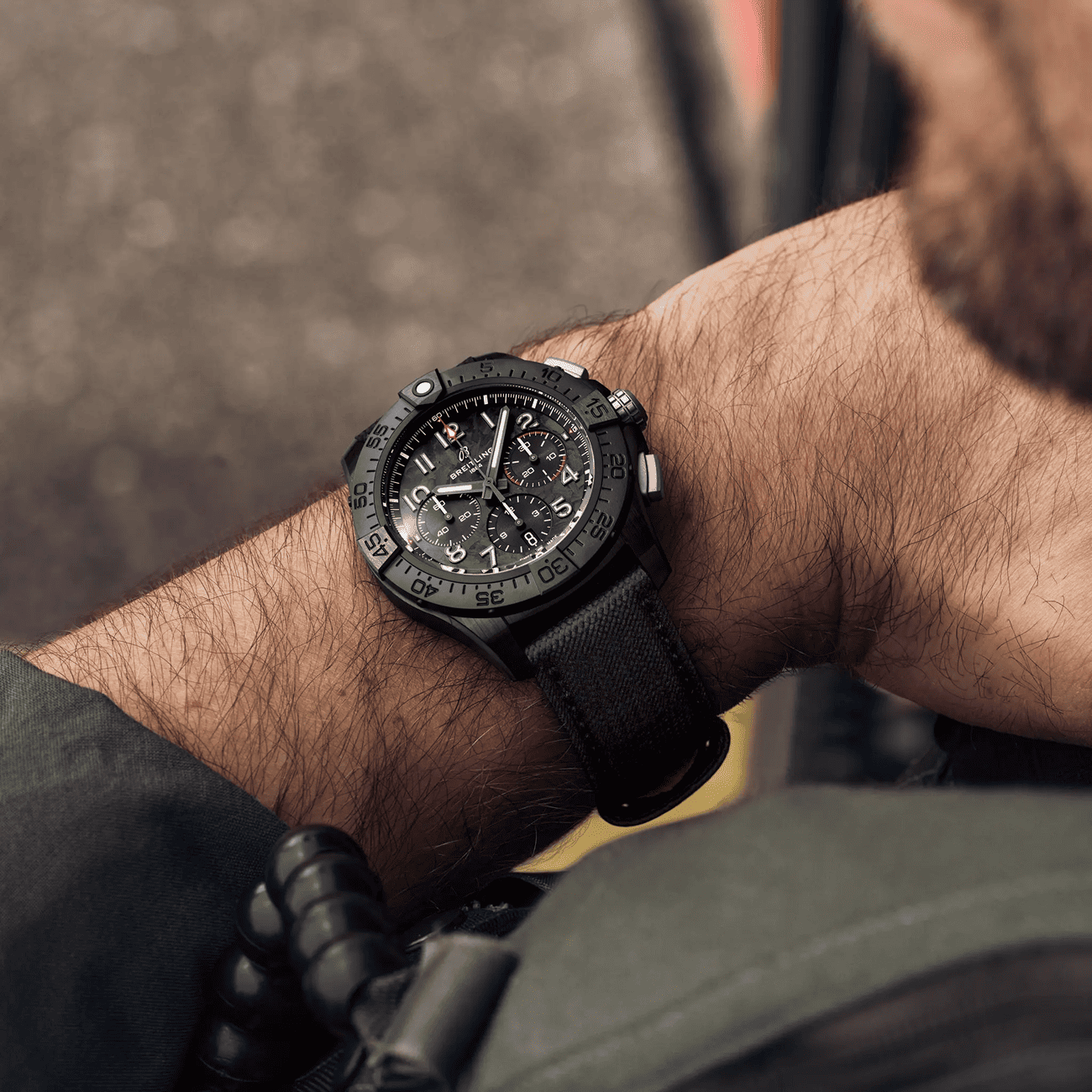 Avenger B01 Chronograph 44 Night Mission Automatik Uhr